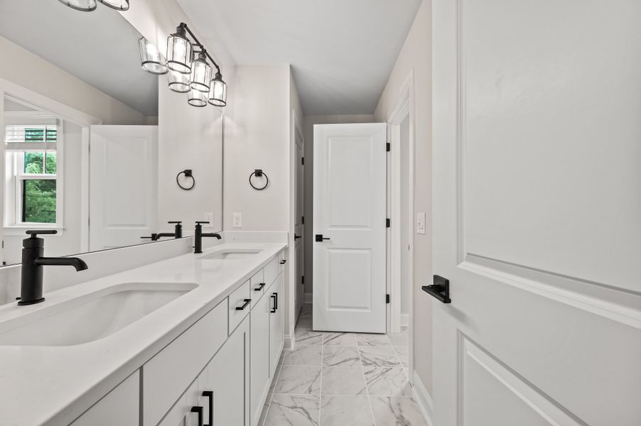 Representative furnished interior of a home built from the Avery by Hunter Quinn Homes in Anderson County Homes, Anderson (Image 6).