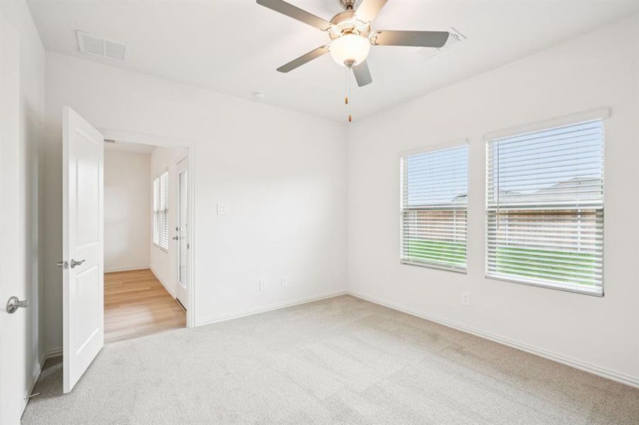 Spacious, unfurnished interior of a new home in Lakehaven - Spring Series, Farmersville (Image 30).