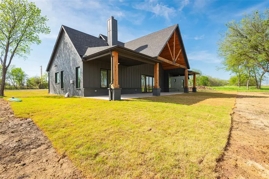 Exterior details and patio area of a home in , Celeste (Image 4).
