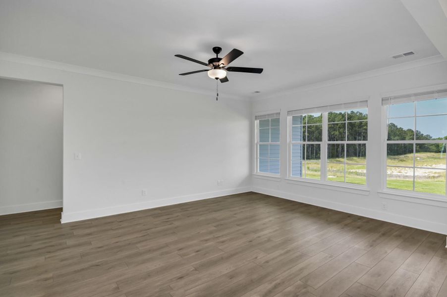 Spacious, unfurnished interior of a new home in Ferry Grove, Lexington (Image 16).