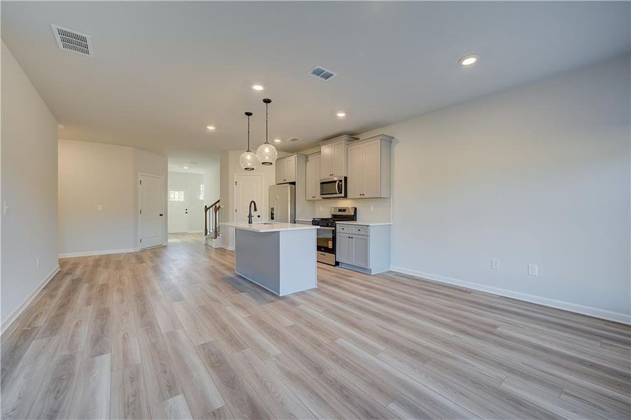 Spacious, unfurnished interior of a new home in Abbotts Crossing, Conyers (Image 9).