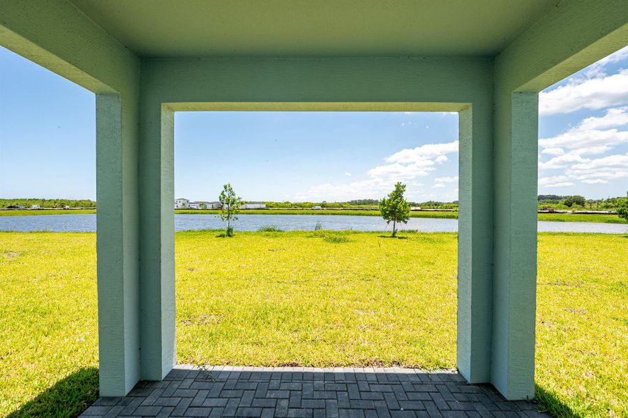 Spacious, unfurnished interior of a new home in , Fort Pierce (Image 23).