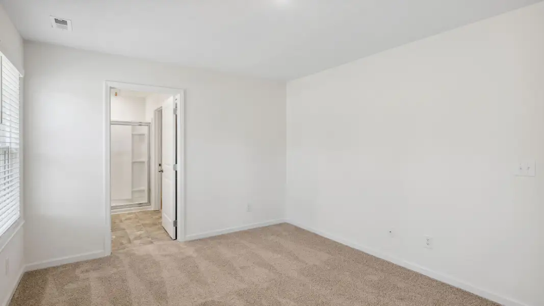 Spacious, unfurnished interior of a new home in Keebler Meadows, Johnson City (Image 25).