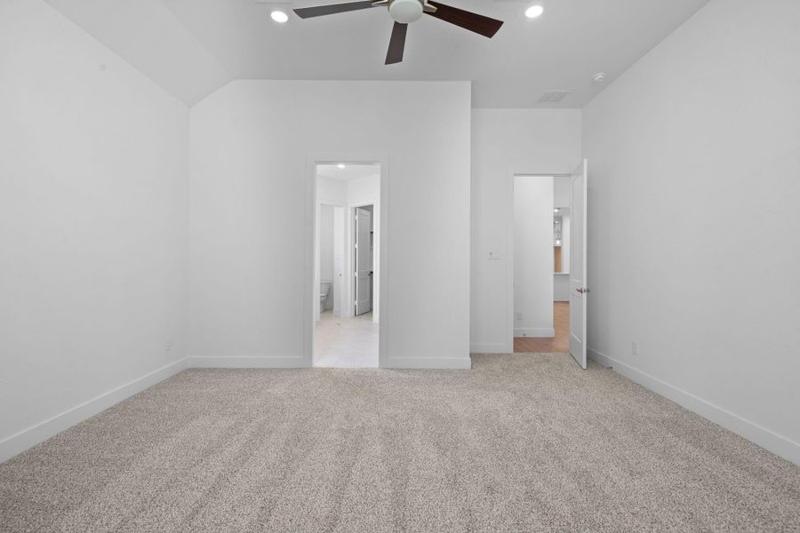 Spacious, unfurnished interior of a new home in Attwater, Waller (Image 18).
