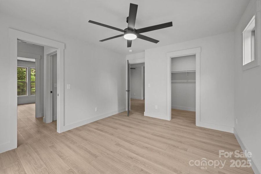 Spacious, unfurnished interior of a new home in , Richfield (Image 28).