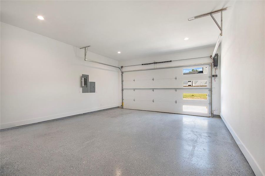 Spacious, unfurnished interior of a new home in , Dallas (Image 19).