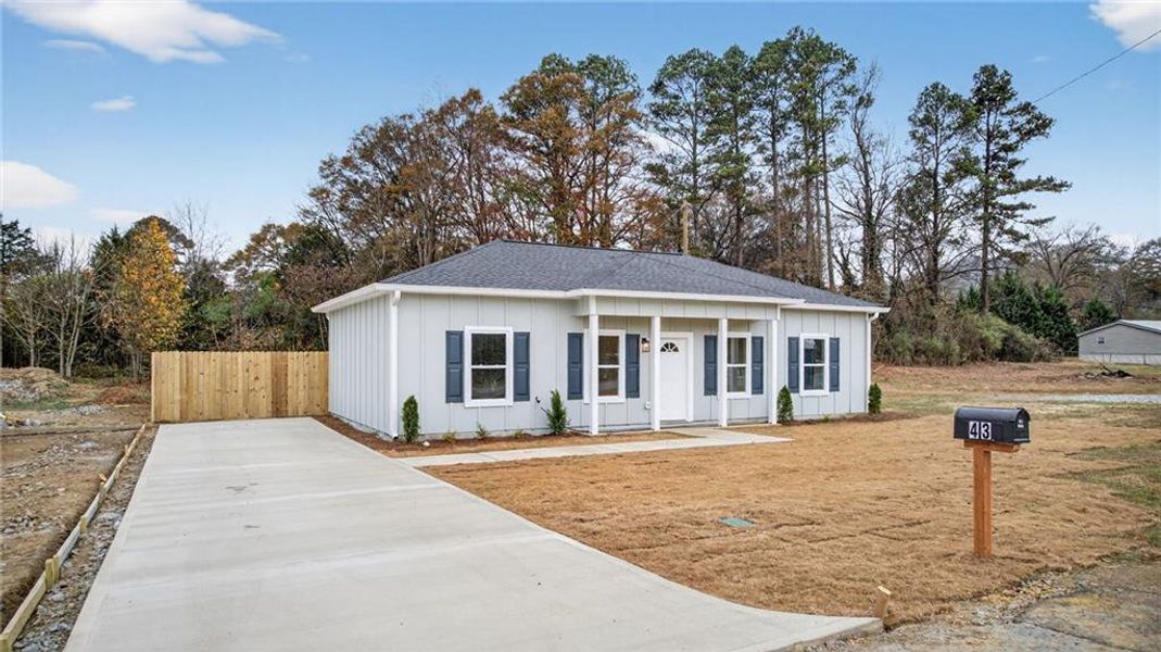 Exterior details and patio area of a home in , Rome (Image 1).