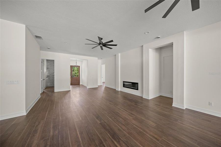 Spacious, unfurnished interior of a new home in , North Port (Image 11).