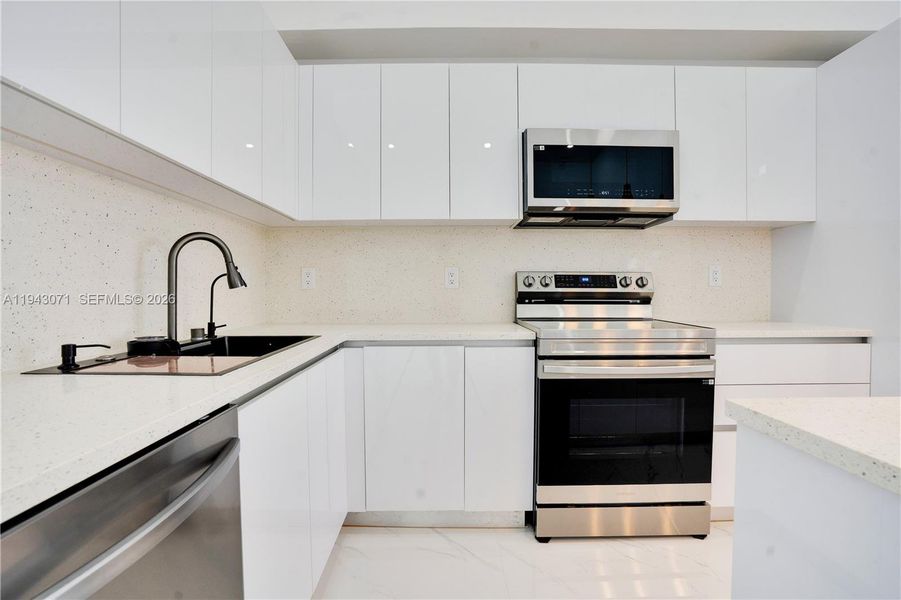 Furnished interior view inside a new home in , Cape Coral (Image 18).