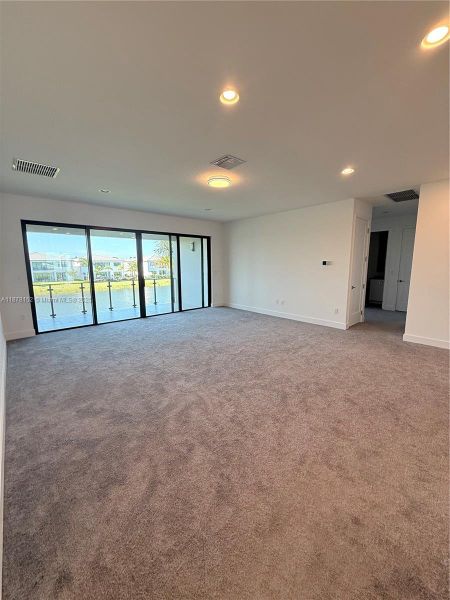 Loft 2nd Floor Loft 2nd Floor