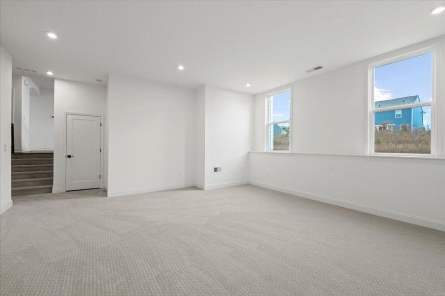 Spacious, unfurnished interior of a new home in Twin Lakes, Hoschton (Image 17).