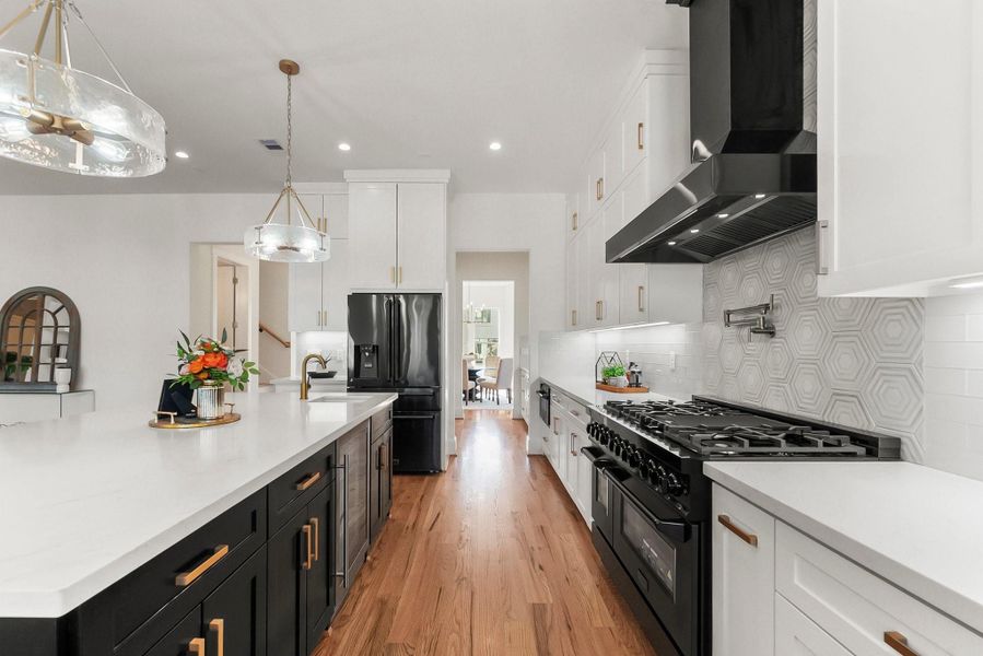 High-End Quartz Polished Countertops and soft close Doors+ Drawers