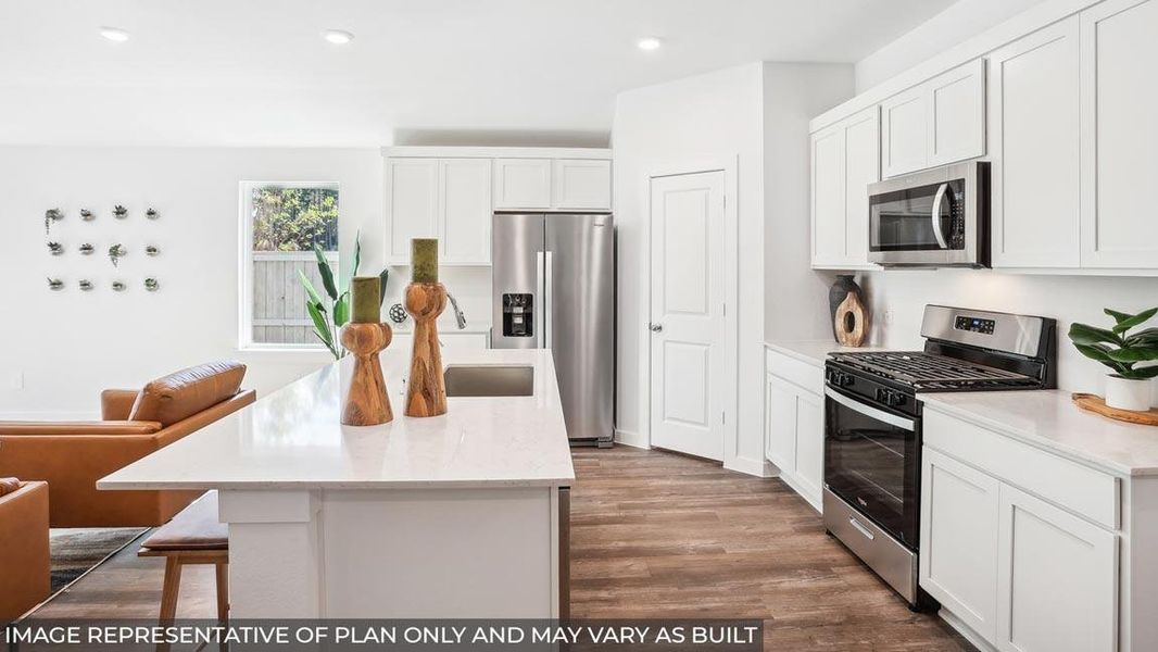 Furnished interior view inside a new home in River Ranch Trails, Dayton (Image 16).