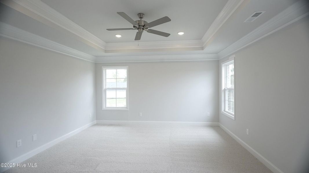 Spacious, unfurnished interior of a new home in Palmetto Creek, Bolivia (Image 24).