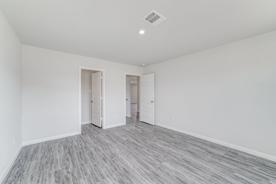 Spacious, unfurnished interior of a new home in Meadows of Chandler, Chandler (Image 20).