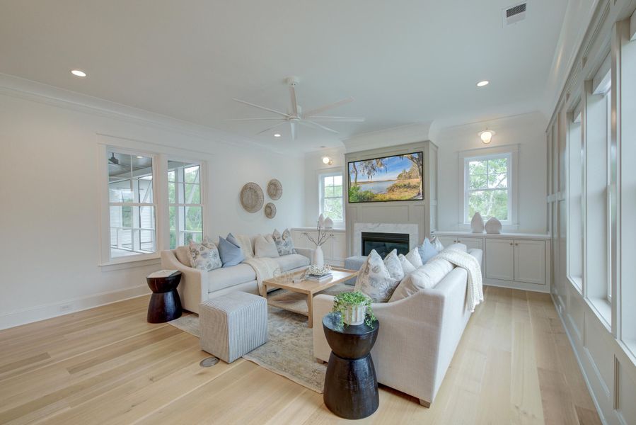 Furnished interior view inside a new home in Daniel Island Park, Charleston (Image 52).