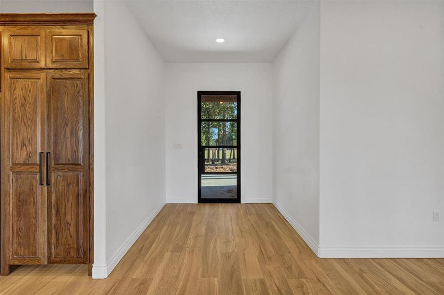 Spacious, unfurnished interior of a new home in , Tolar (Image 16). Spacious, unfurnished interior of a new home in , Tolar (Image 16).