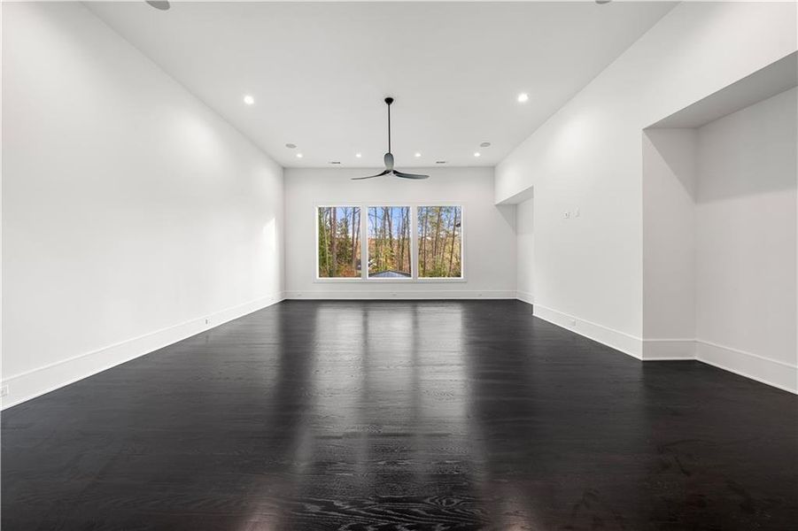 Spacious, unfurnished interior of a new home in , Sandy Springs (Image 75).