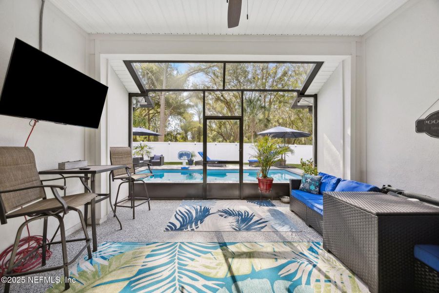 Exterior details and patio area of a home in Pecan Ridge, Jacksonville (Image 20).