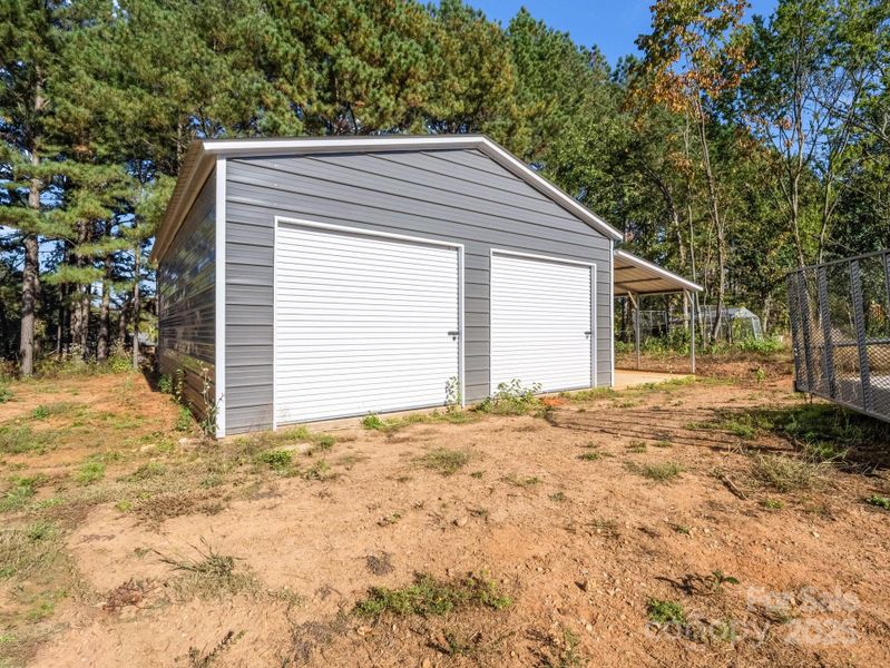 Exterior details and patio area of a home in , Gaffney (Image 3).