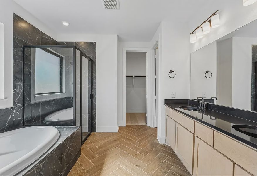 Homesite 2304 Primary Bath - 10 of 18