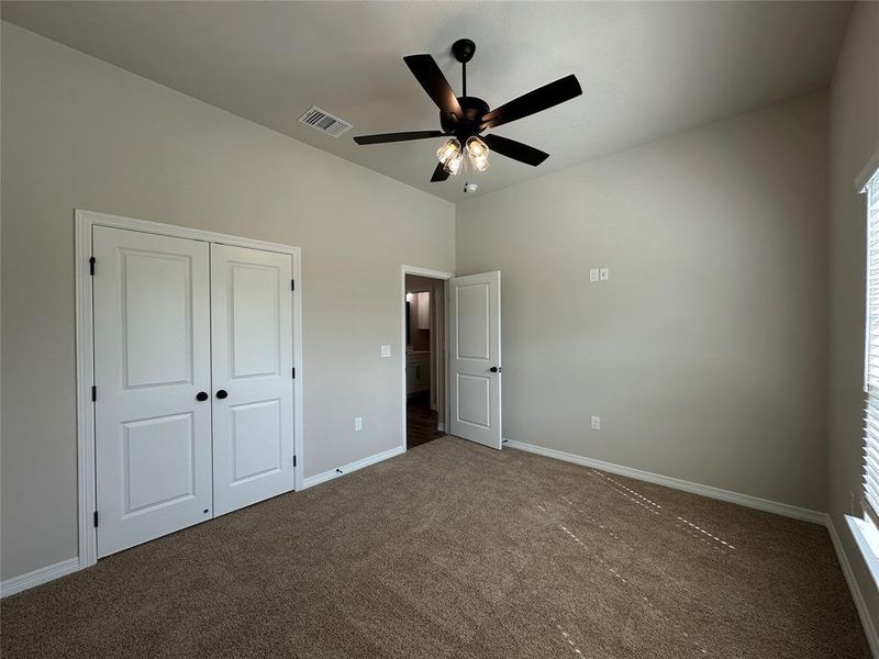 Spacious, unfurnished interior of a new home in , Lorena (Image 21).