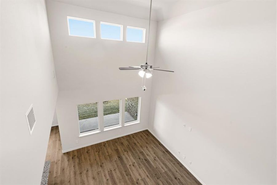 Spacious, unfurnished interior of a new home in The Preserve at Forum, Grand Prairie (Image 7).