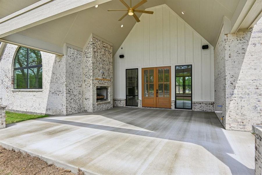 Exterior details and patio area of a home in , Burleson (Image 3).