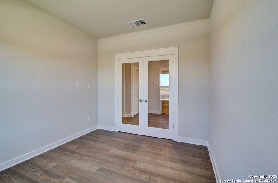 Spacious, unfurnished interior of a new home in Westridge, San Antonio (Image 25).
