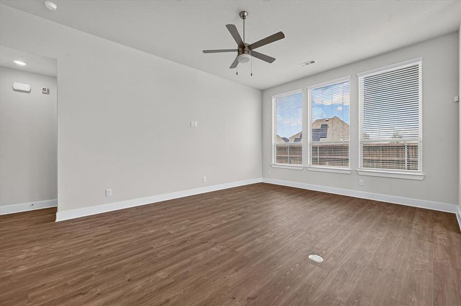 Spacious, unfurnished interior of a new home in Monterra, Fate (Image 24).