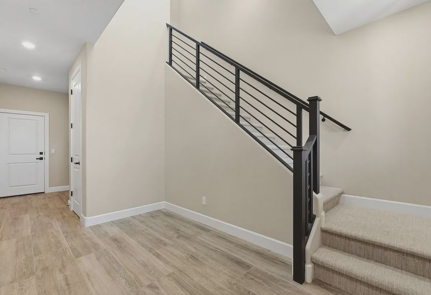 Encanterra HS 2524 Entry - 1 of 17