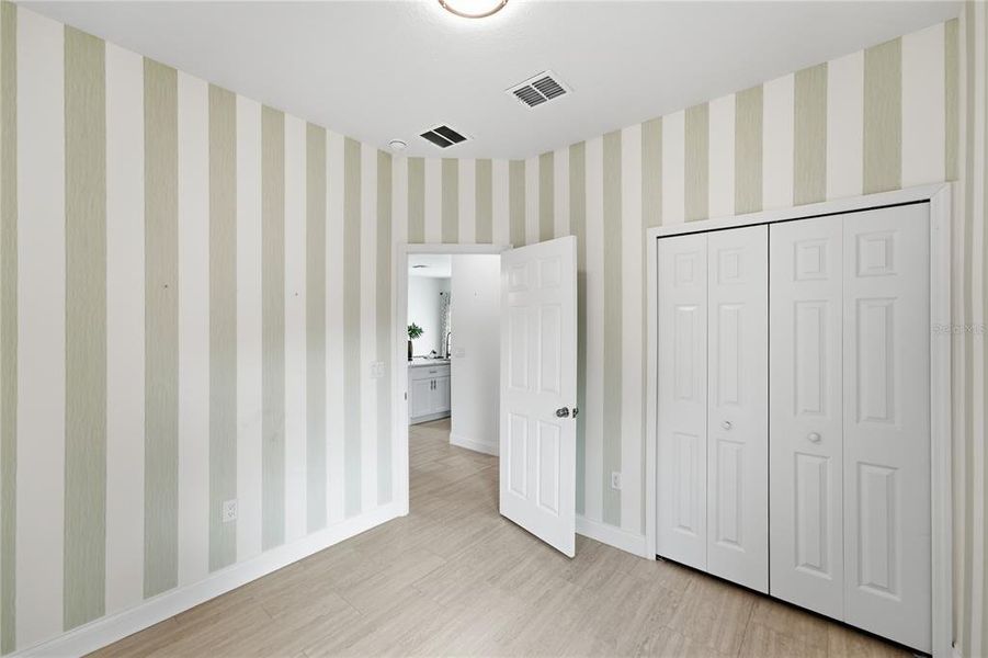 Spacious, unfurnished interior of a new home in , Orlando (Image 23).