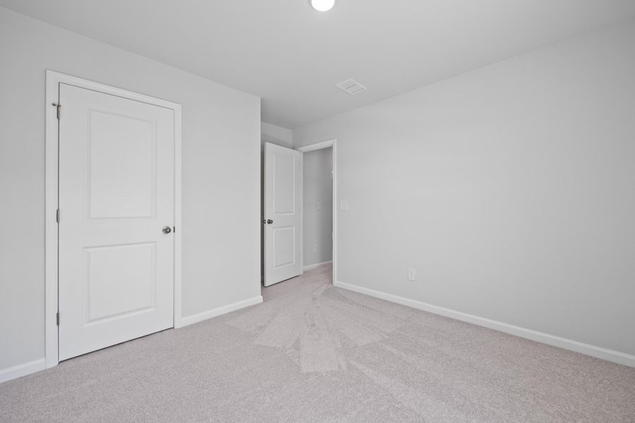 Spacious, unfurnished interior of a new home in Bradford Pointe, Summerville (Image 21).