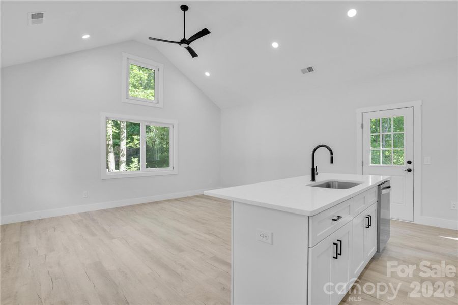 Spacious, unfurnished interior of a new home in , Lincolnton (Image 24).