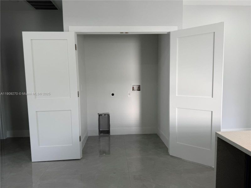 Spacious, unfurnished interior of a new home in , Lehigh Acres (Image 32). Spacious, unfurnished interior of a new home in , Lehigh Acres (Image 32).