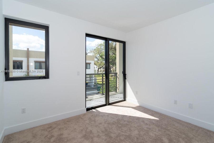 Spacious, unfurnished interior of a new home in , Dania Beach (Image 25).