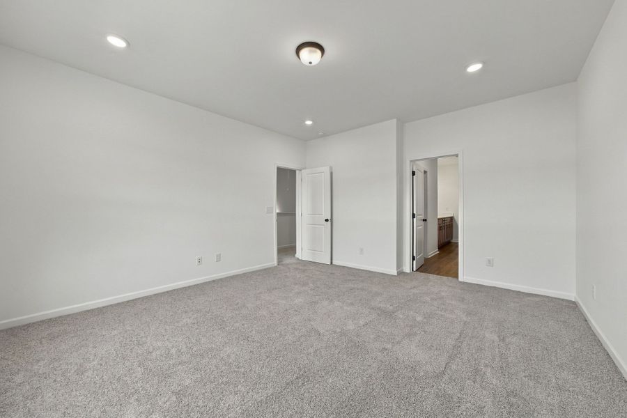 Spacious, unfurnished interior of a new home in Wilson Meadows, Clarksville (Image 23).