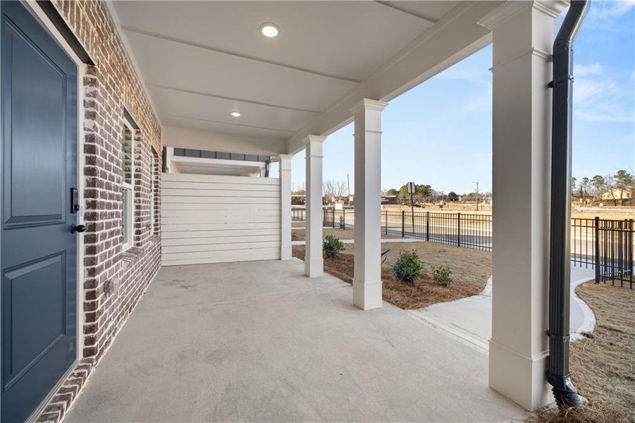 Exterior details and patio area of a home in Lake Carlton, Loganville (Image 3).