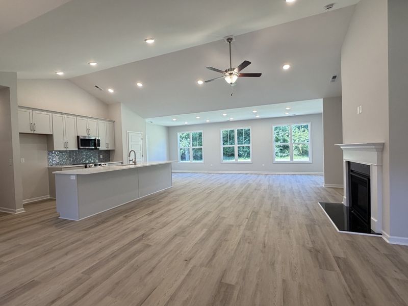 Spacious, unfurnished interior of a new home in Waterfall Estates, Whiteville (Image 20).