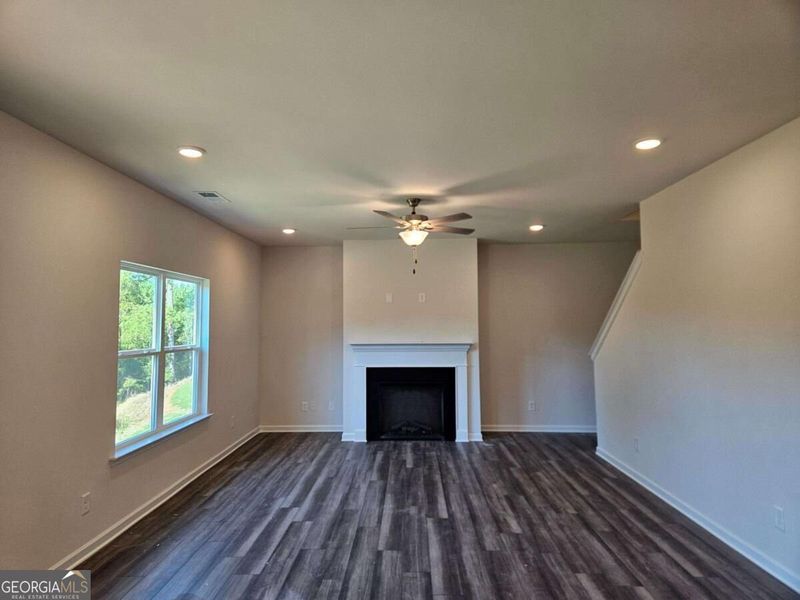 Spacious, unfurnished interior of a new home in Maddox Station, Eatonton (Image 15).