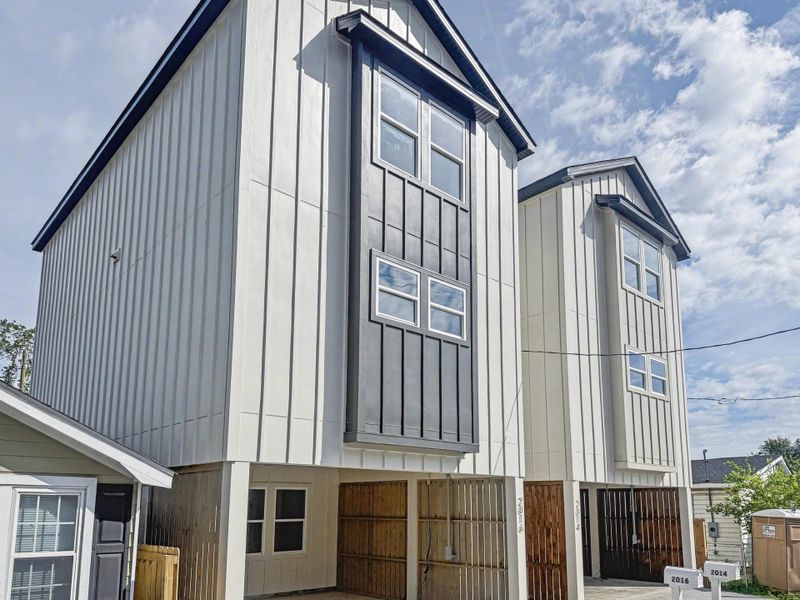 Front exterior of a new home in , North Charleston, SC, highlighting curb appeal (Image 23). Front exterior of a new home in , North Charleston, SC, highlighting curb appeal (Image 23).