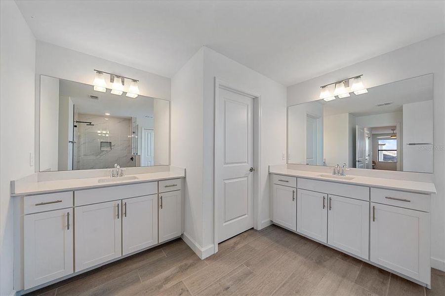 Furnished interior view inside a new home in , Bradenton (Image 16).
