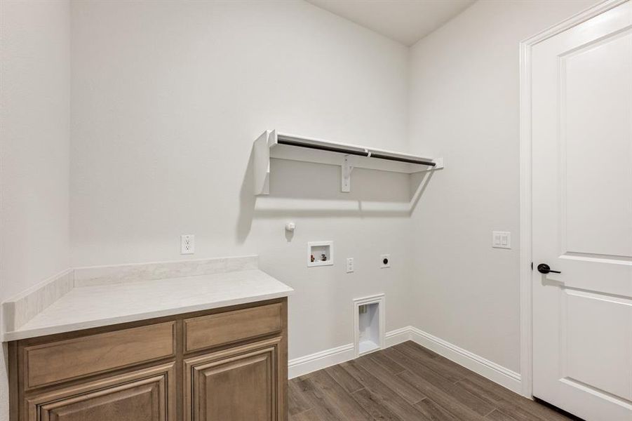 Spacious, unfurnished interior of a new home in Abe's Landing, Granbury (Image 23).