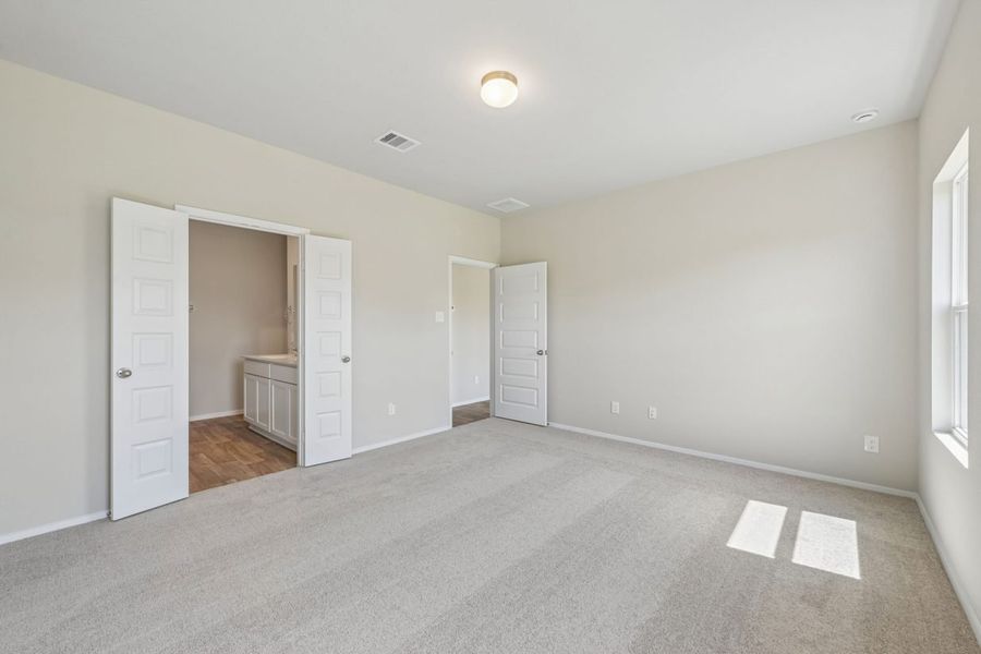 Spacious, unfurnished interior of a new home in Harrington Trails, New Caney (Image 22).