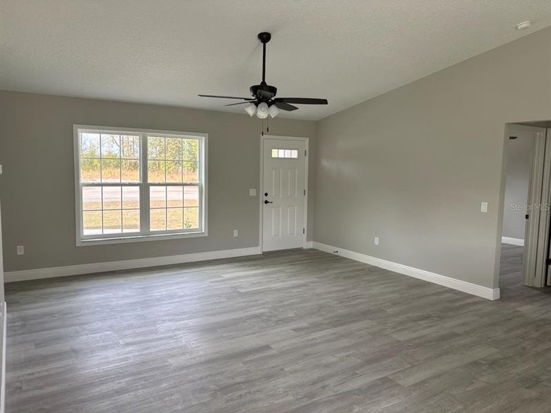 Spacious, unfurnished interior of a new home in , Citrus Springs (Image 25).