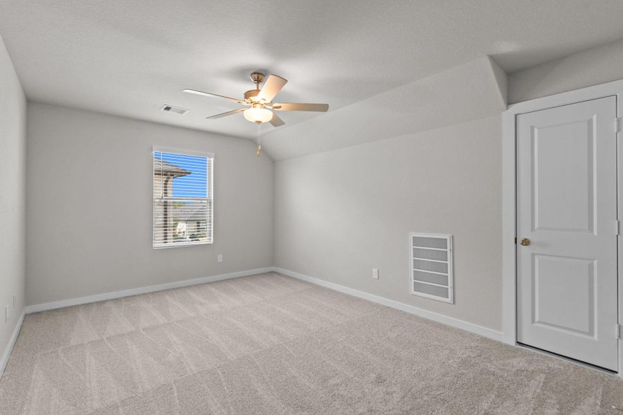 Spacious, unfurnished interior of a new home in Laurel Landing 40', Alvin (Image 12). Spacious, unfurnished interior of a new home in Laurel Landing 40', Alvin (Image 12).