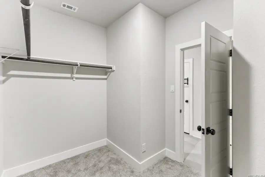 Spacious, unfurnished interior of a new home in Autry Pond, San Antonio (Image 38).