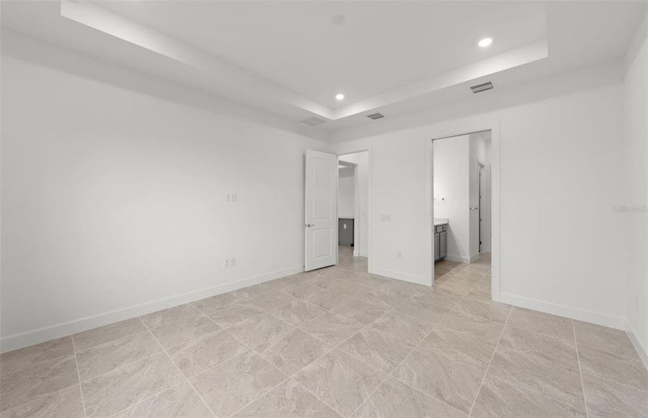 Spacious, unfurnished interior of a new home in Del Webb Catalina, Lakewood Ranch (Image 11). Spacious, unfurnished interior of a new home in Del Webb Catalina, Lakewood Ranch (Image 11).