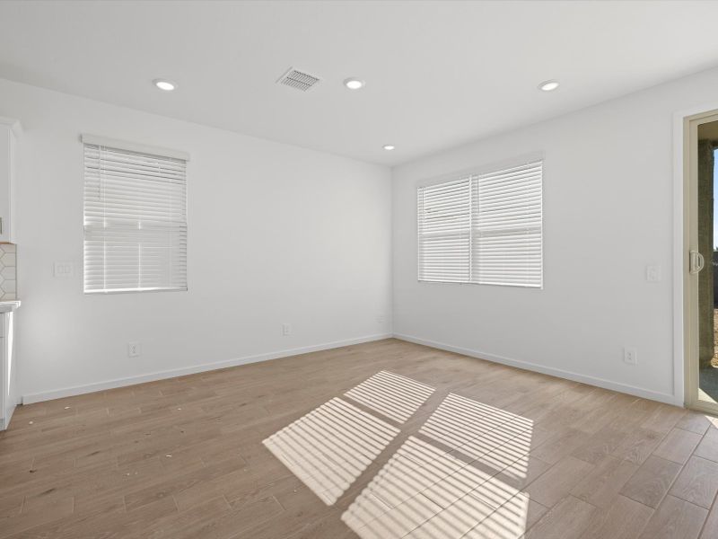 Spacious, unfurnished interior of a new home in Paloma Creek - Estate Series, Surprise (Image 11).