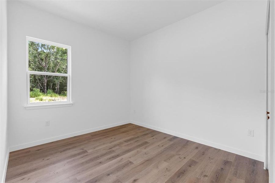 Spacious, unfurnished interior of a new home in , Citrus Springs (Image 22).